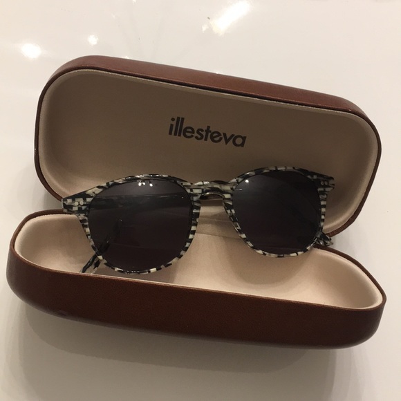 Illesteva “Whitman” White Tortoise Sunglasses main image 4